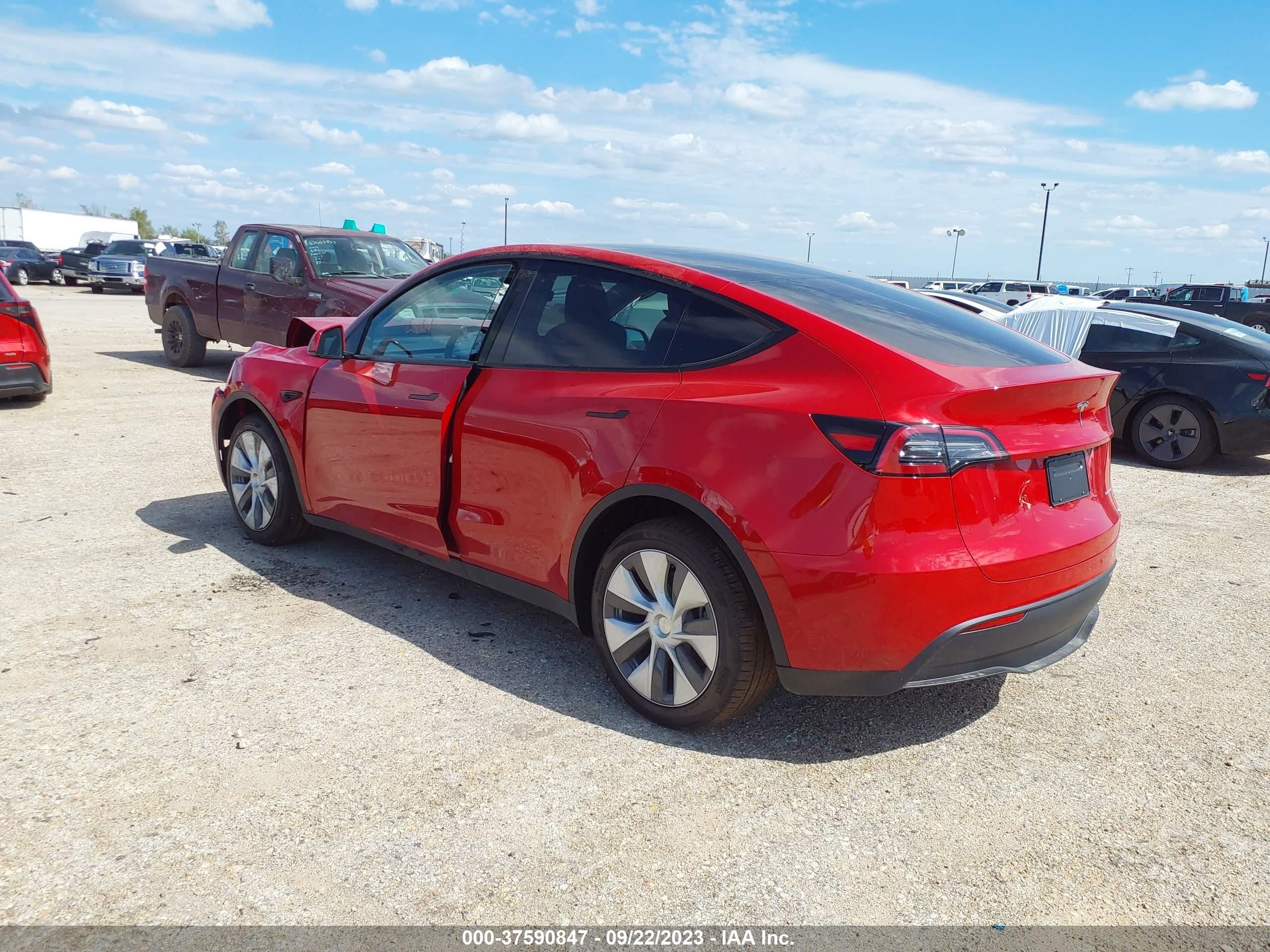 Photo 2 VIN: 7SAYGDEE3PA160217 - TESLA MODEL Y 