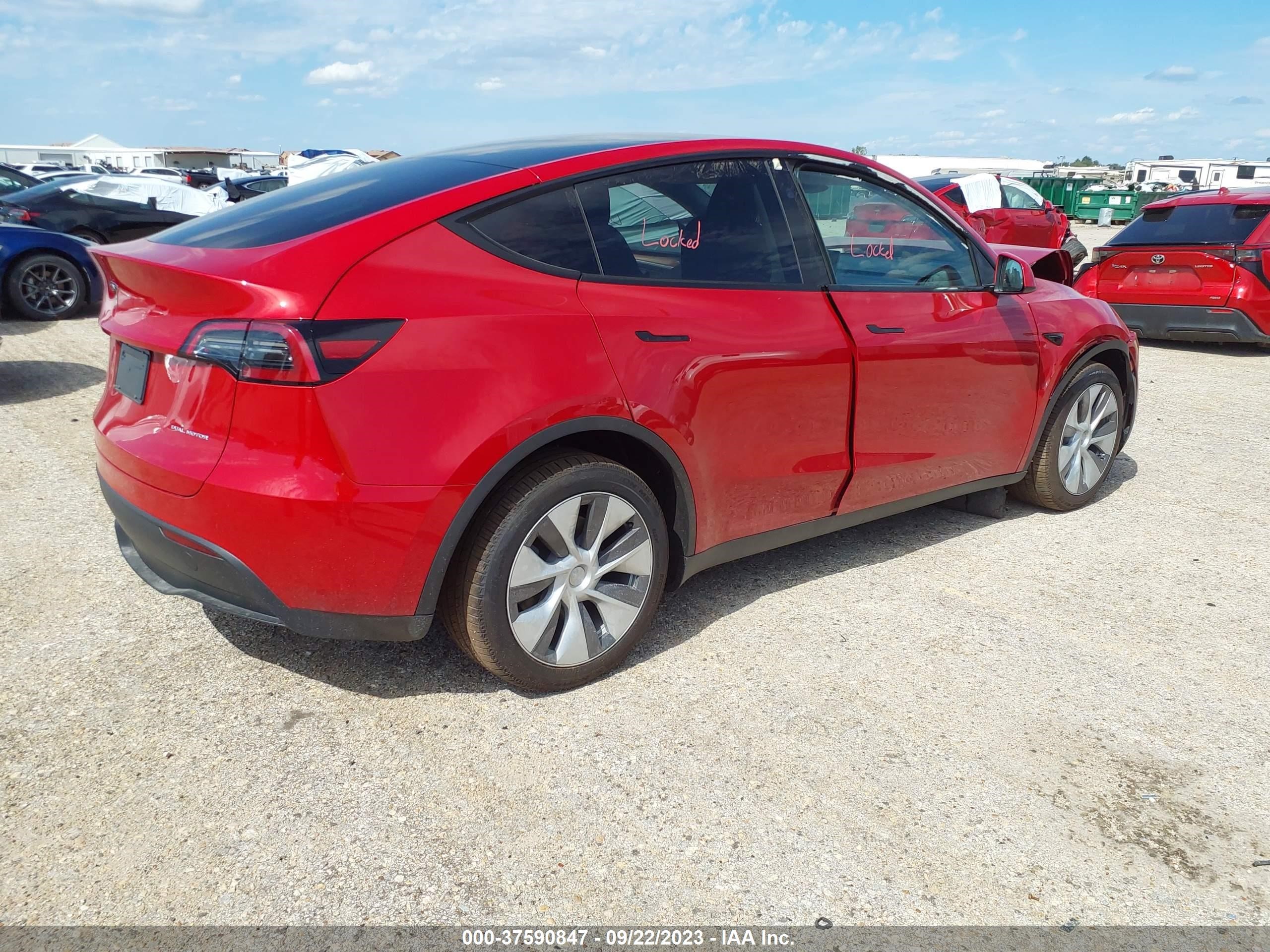 Photo 3 VIN: 7SAYGDEE3PA160217 - TESLA MODEL Y 