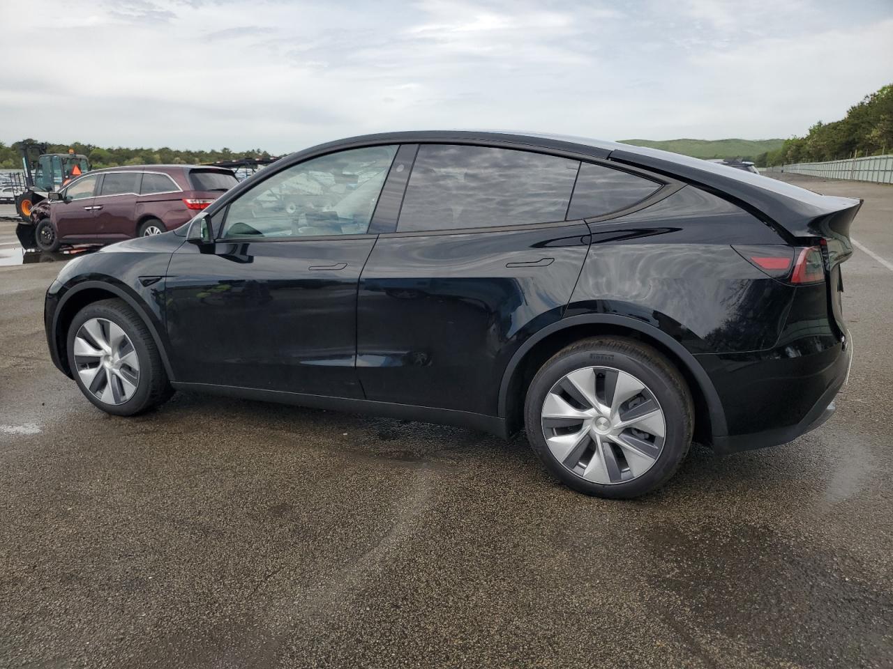 Photo 1 VIN: 7SAYGDEE3PA188471 - TESLA MODEL Y 