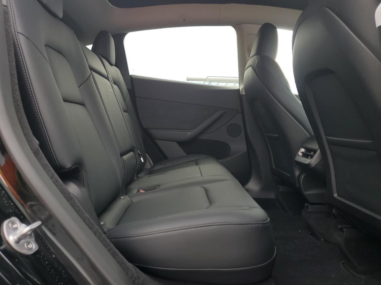 Photo 9 VIN: 7SAYGDEE3PA188471 - TESLA MODEL Y 