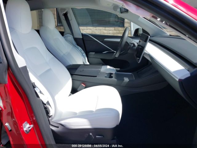 Photo 4 VIN: 7SAYGDEE3PF616588 - TESLA MODEL Y 