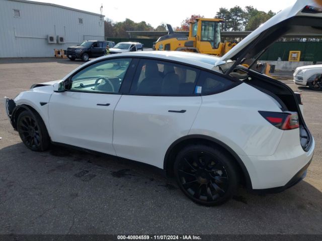 Photo 2 VIN: 7SAYGDEE3PF630734 - TESLA MODEL Y 