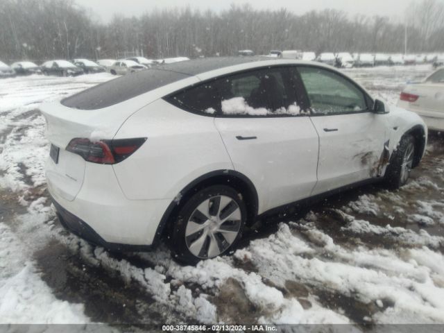 Photo 3 VIN: 7SAYGDEE3PF684261 - TESLA MODEL Y 