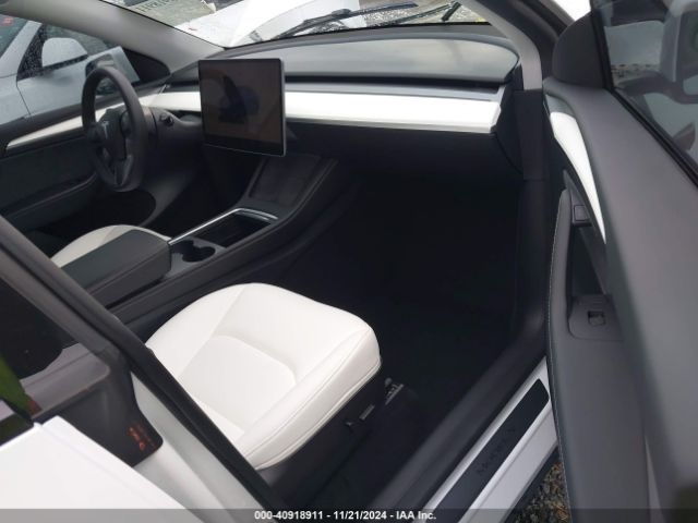 Photo 4 VIN: 7SAYGDEE3PF689489 - TESLA MODEL Y 