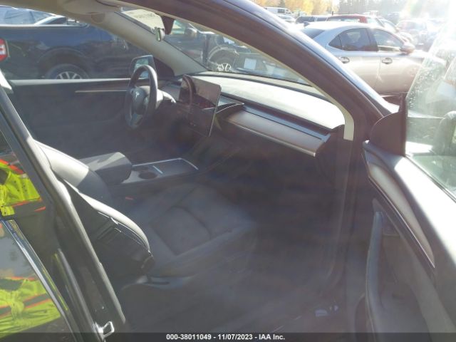 Photo 4 VIN: 7SAYGDEE3PF692232 - TESLA MODEL Y 