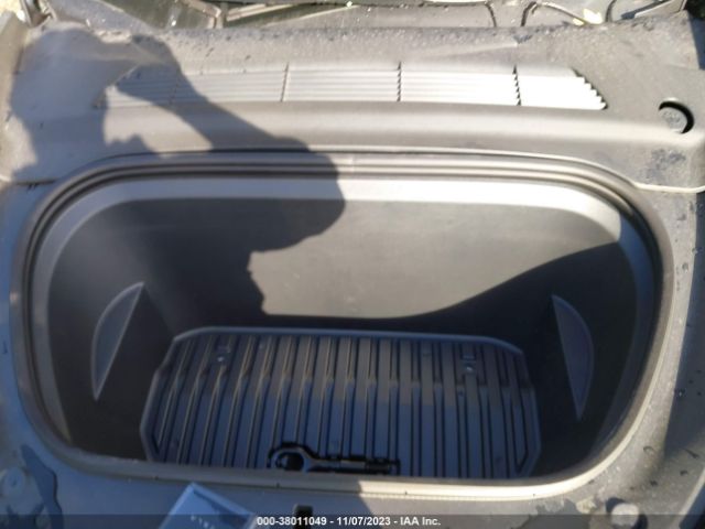 Photo 9 VIN: 7SAYGDEE3PF692232 - TESLA MODEL Y 