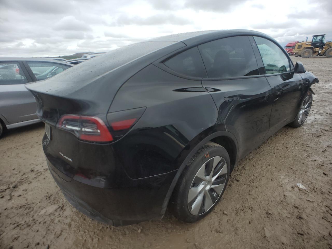 Photo 2 VIN: 7SAYGDEE3PF746645 - TESLA MODEL Y 