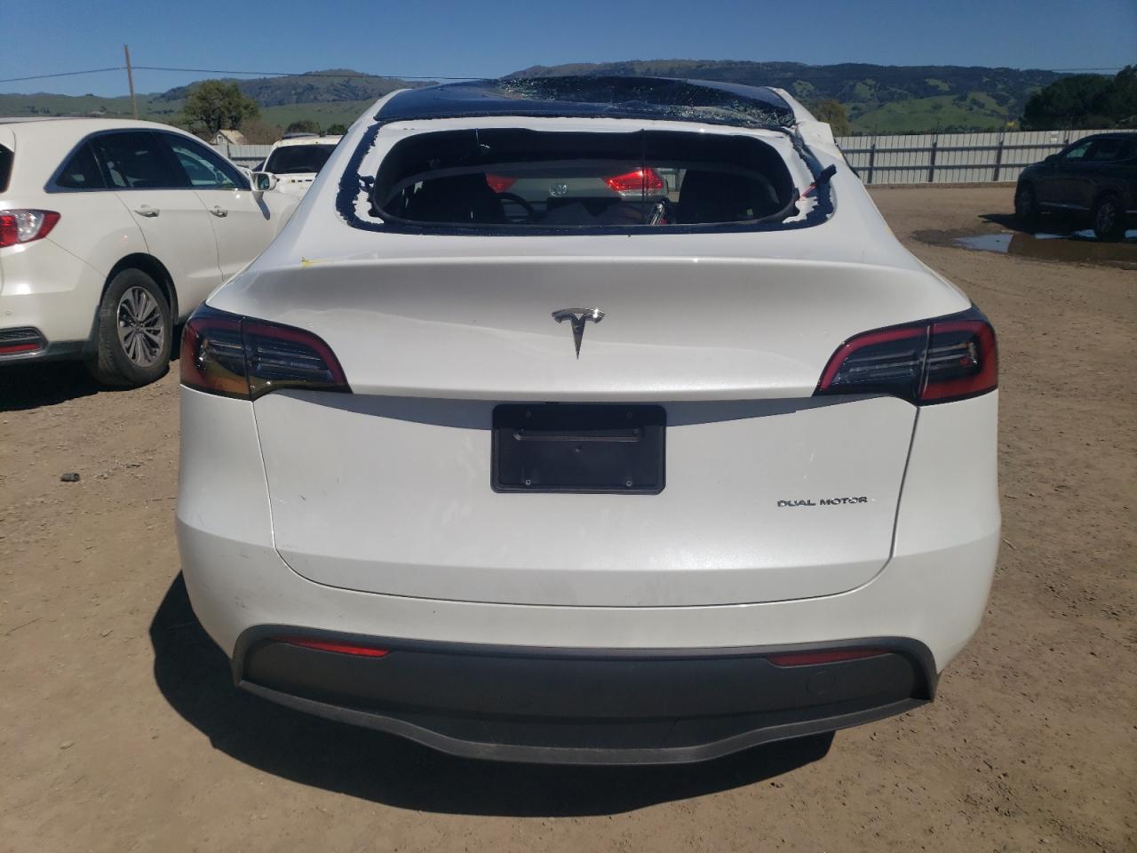 Photo 5 VIN: 7SAYGDEE3PF748735 - TESLA MODEL Y 