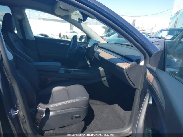 Photo 4 VIN: 7SAYGDEE3PF789754 - TESLA MODEL Y 