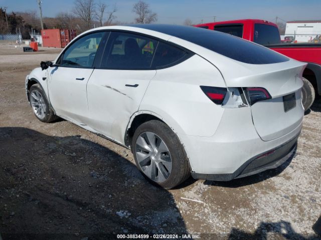 Photo 2 VIN: 7SAYGDEE3PF791889 - TESLA MODEL Y 