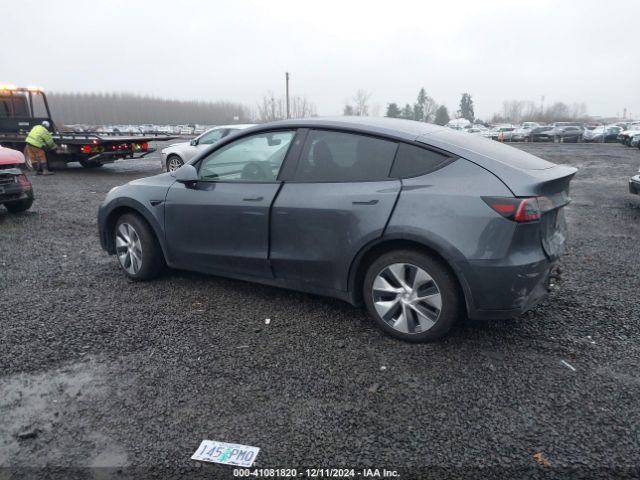 Photo 2 VIN: 7SAYGDEE3PF881740 - TESLA MODEL Y 