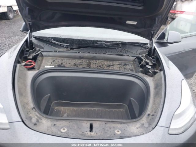 Photo 9 VIN: 7SAYGDEE3PF881740 - TESLA MODEL Y 