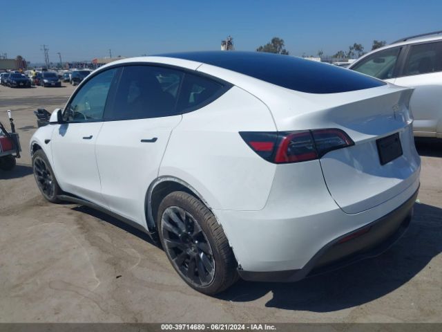 Photo 2 VIN: 7SAYGDEE3PF886615 - TESLA MODEL Y 