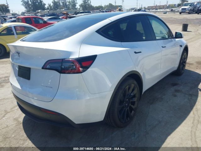 Photo 3 VIN: 7SAYGDEE3PF886615 - TESLA MODEL Y 