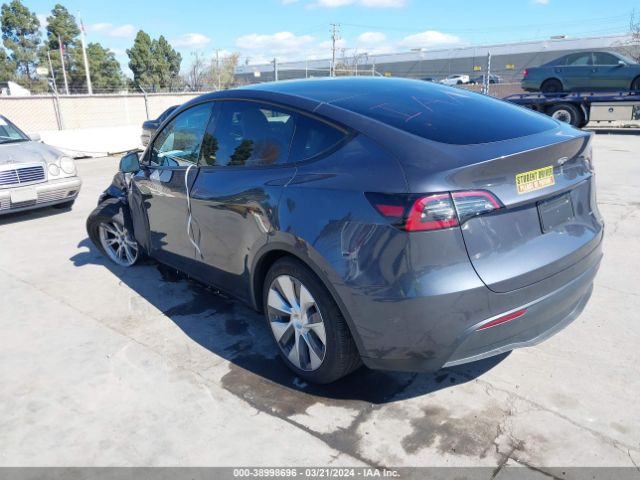 Photo 2 VIN: 7SAYGDEE3PF968005 - TESLA MODEL Y 