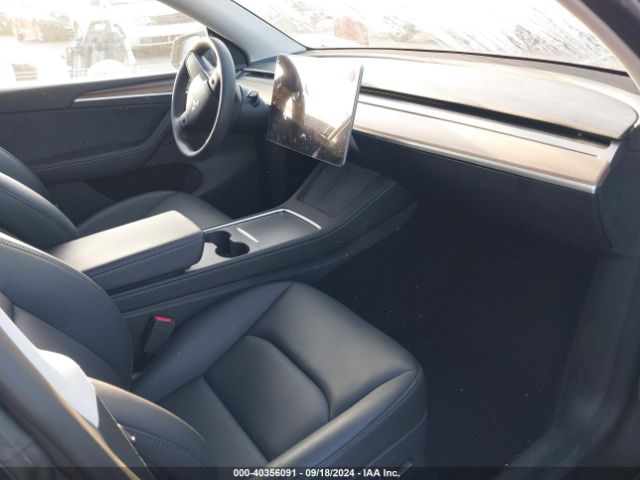 Photo 4 VIN: 7SAYGDEE3PF978694 - TESLA MODEL Y 