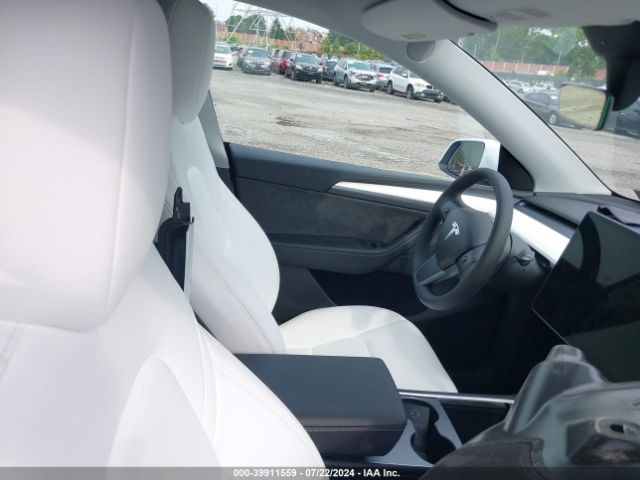 Photo 4 VIN: 7SAYGDEE3RA280098 - TESLA MODEL Y 