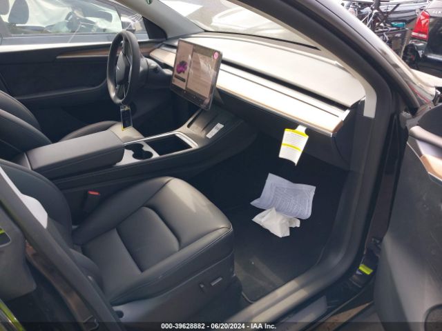 Photo 4 VIN: 7SAYGDEE3RF064318 - TESLA MODEL Y 