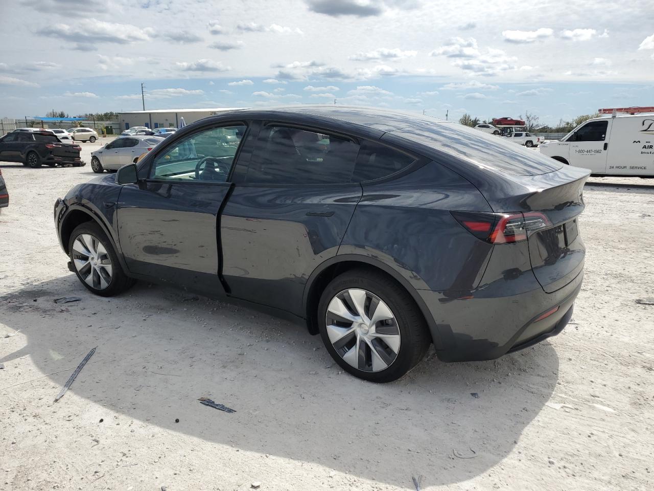 Photo 1 VIN: 7SAYGDEE3RF991352 - TESLA MODEL Y 