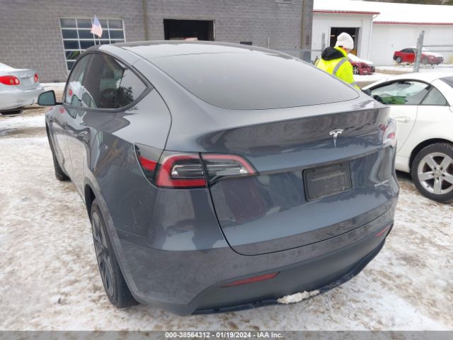 Photo 2 VIN: 7SAYGDEE4NA008458 - TESLA MODEL Y 