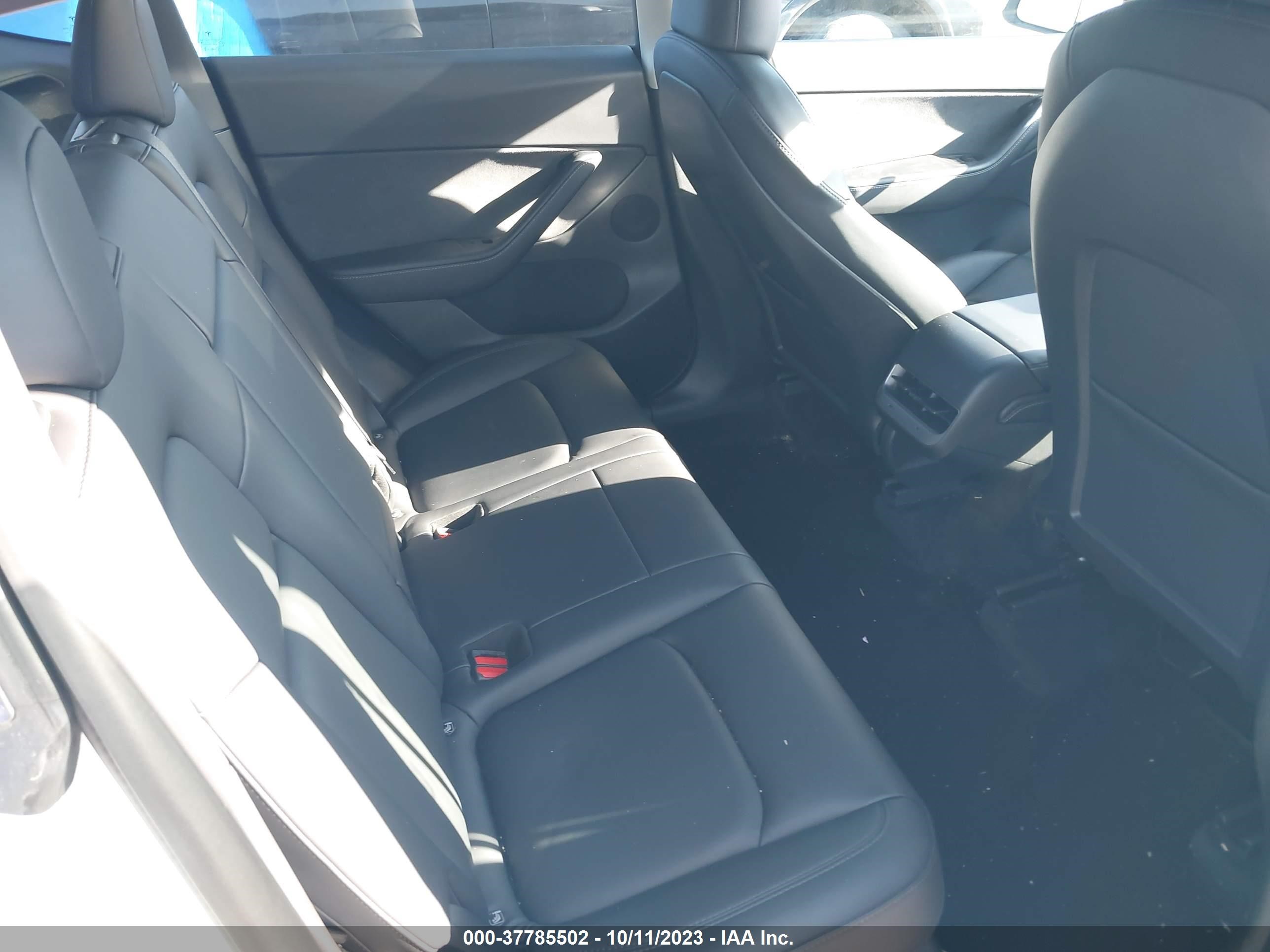 Photo 7 VIN: 7SAYGDEE4NF307029 - TESLA MODEL Y 