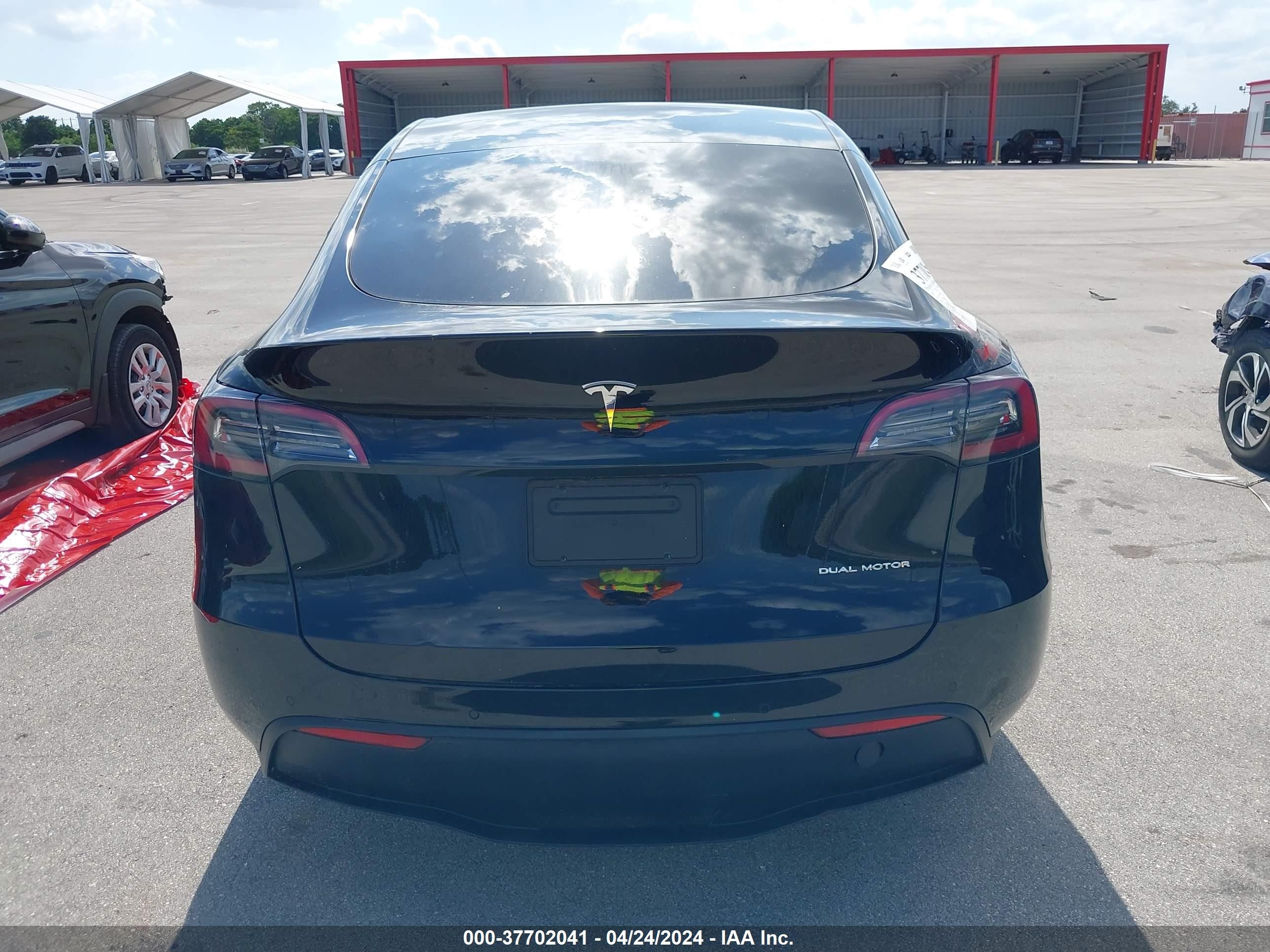 Photo 15 VIN: 7SAYGDEE4NF320105 - TESLA MODEL Y 