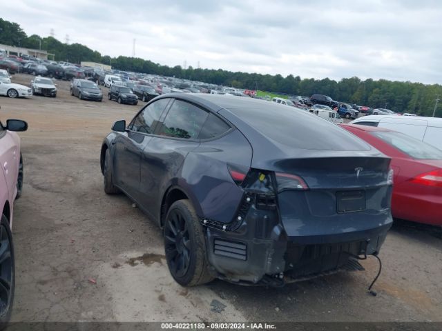 Photo 2 VIN: 7SAYGDEE4NF327183 - TESLA MODEL Y 