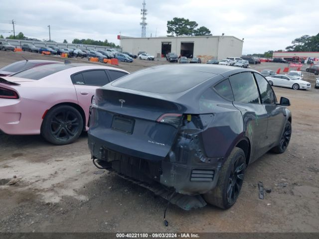 Photo 3 VIN: 7SAYGDEE4NF327183 - TESLA MODEL Y 