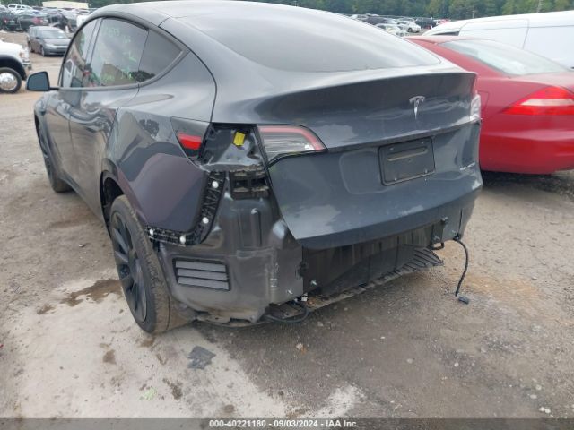 Photo 5 VIN: 7SAYGDEE4NF327183 - TESLA MODEL Y 