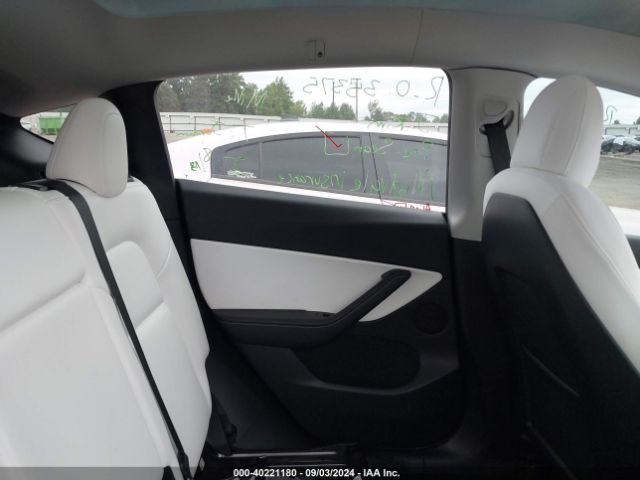 Photo 7 VIN: 7SAYGDEE4NF327183 - TESLA MODEL Y 