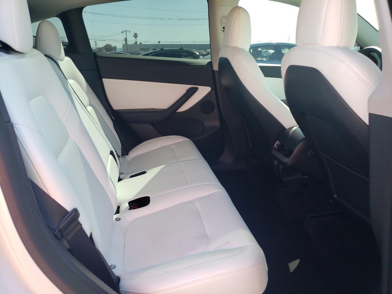 Photo 9 VIN: 7SAYGDEE4NF392020 - TESLA MODEL Y 