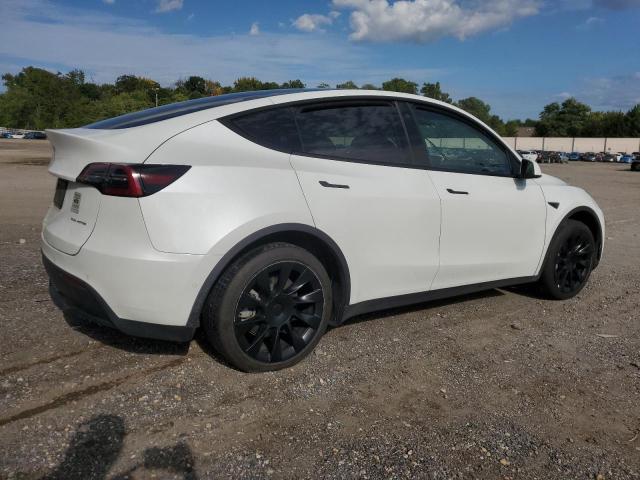 Photo 2 VIN: 7SAYGDEE4NF433939 - TESLA MODEL Y 