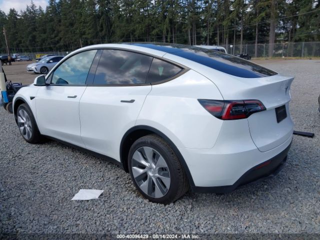 Photo 2 VIN: 7SAYGDEE4NF449705 - TESLA MODEL Y 