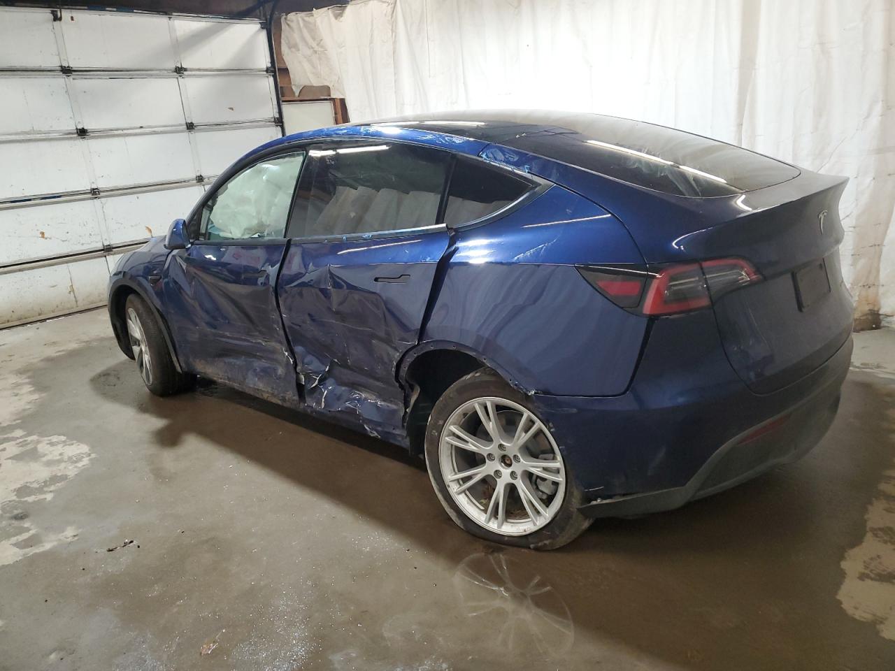 Photo 1 VIN: 7SAYGDEE4NF495082 - TESLA MODEL Y 