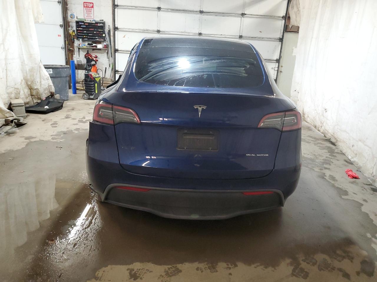 Photo 5 VIN: 7SAYGDEE4NF495082 - TESLA MODEL Y 