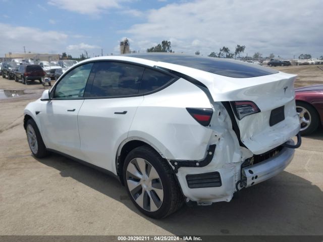 Photo 2 VIN: 7SAYGDEE4NF556883 - TESLA MODEL Y 