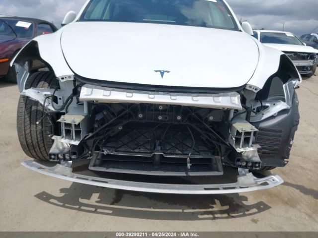 Photo 5 VIN: 7SAYGDEE4NF556883 - TESLA MODEL Y 