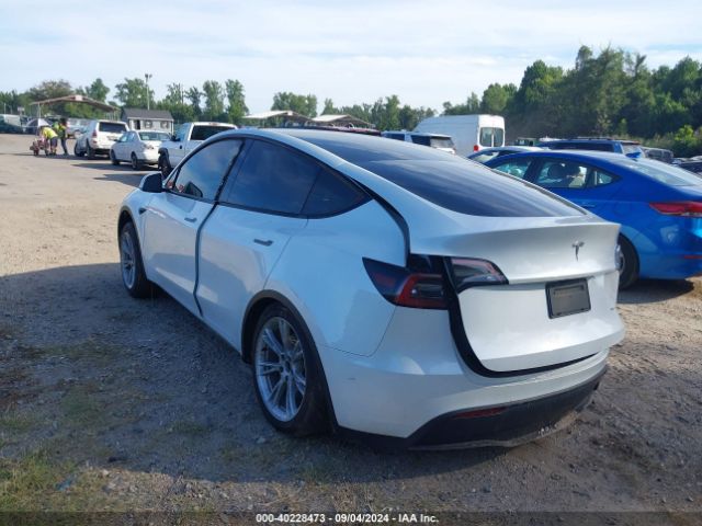 Photo 2 VIN: 7SAYGDEE4PA042290 - TESLA MODEL Y 