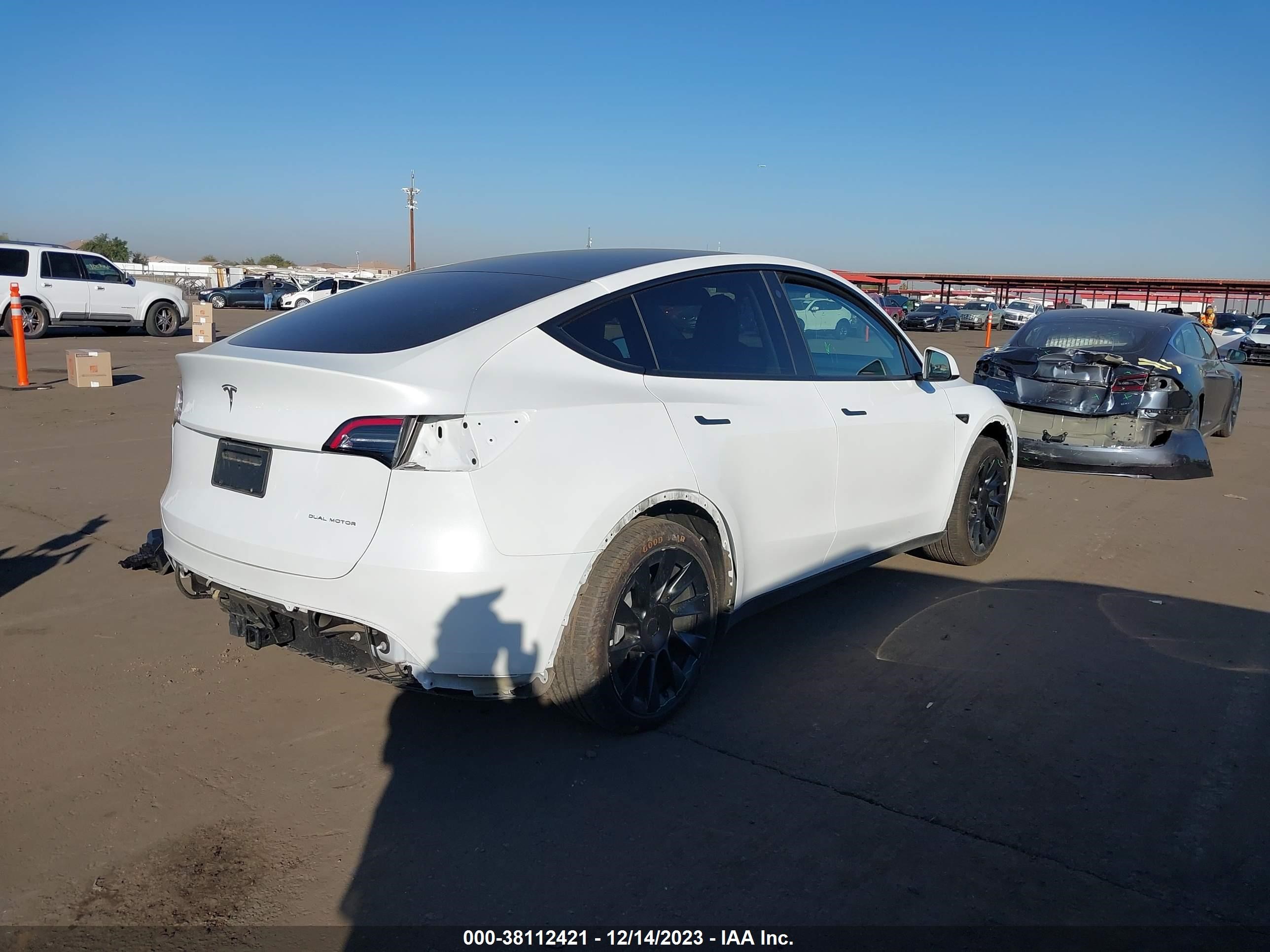 Photo 3 VIN: 7SAYGDEE4PA048252 - TESLA MODEL Y 