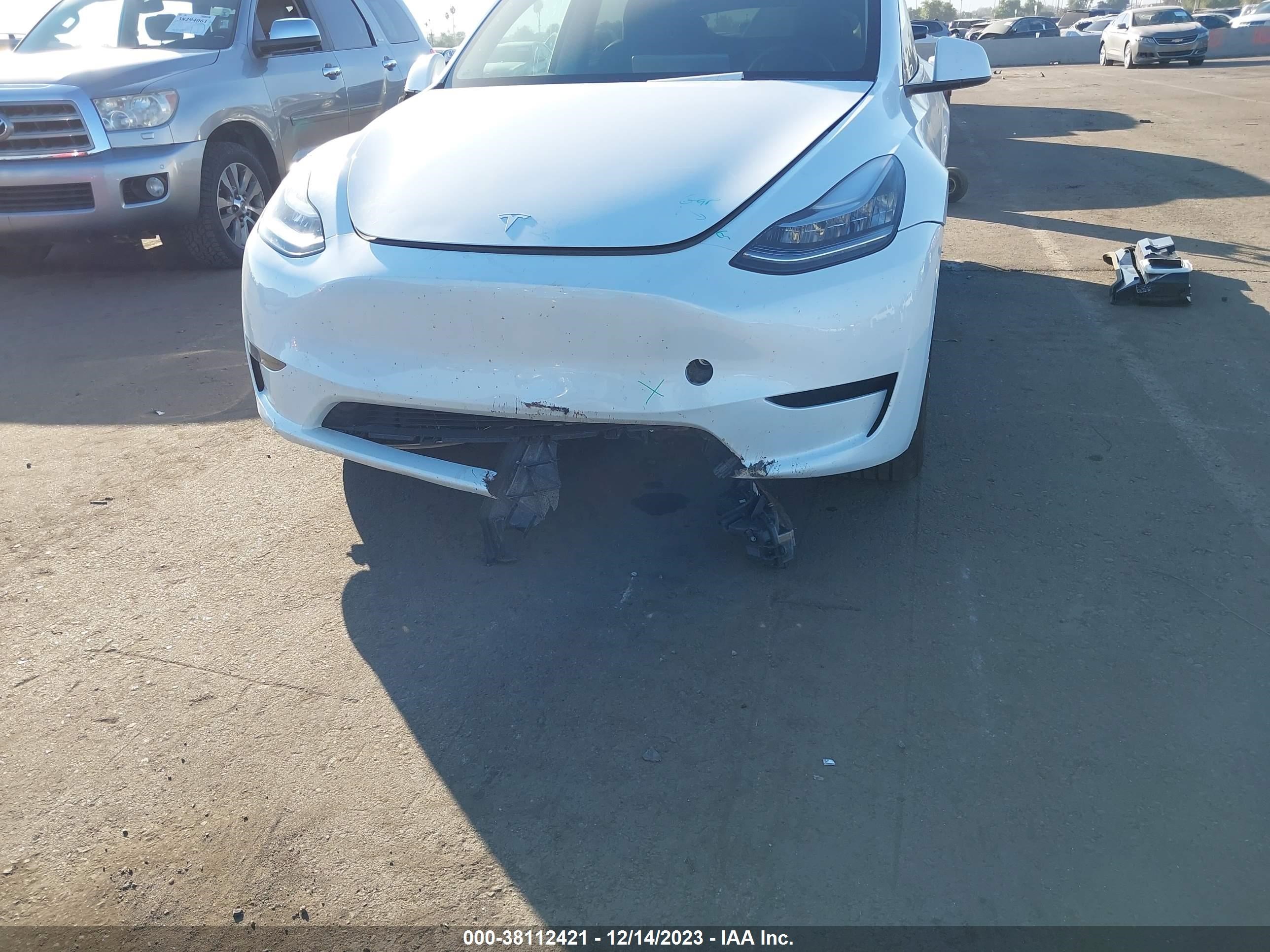 Photo 5 VIN: 7SAYGDEE4PA048252 - TESLA MODEL Y 