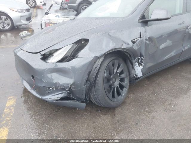 Photo 5 VIN: 7SAYGDEE4PA056884 - TESLA MODEL Y 