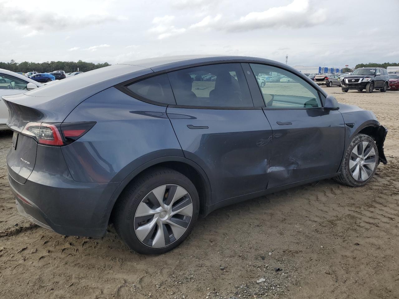 Photo 2 VIN: 7SAYGDEE4PA058599 - TESLA MODEL Y 