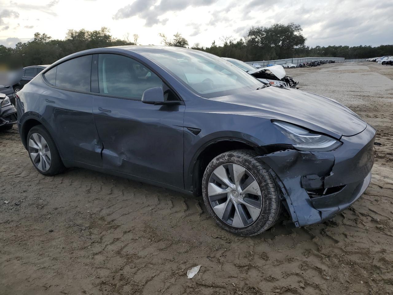 Photo 3 VIN: 7SAYGDEE4PA058599 - TESLA MODEL Y 