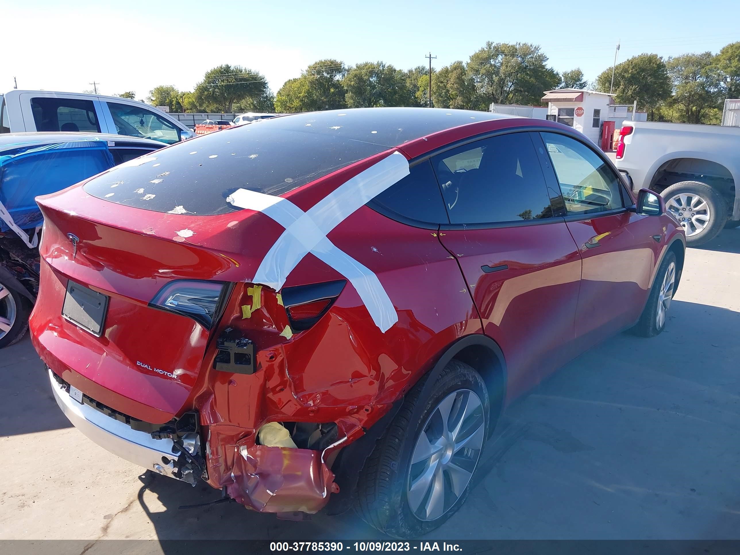 Photo 3 VIN: 7SAYGDEE4PA102858 - TESLA MODEL Y 