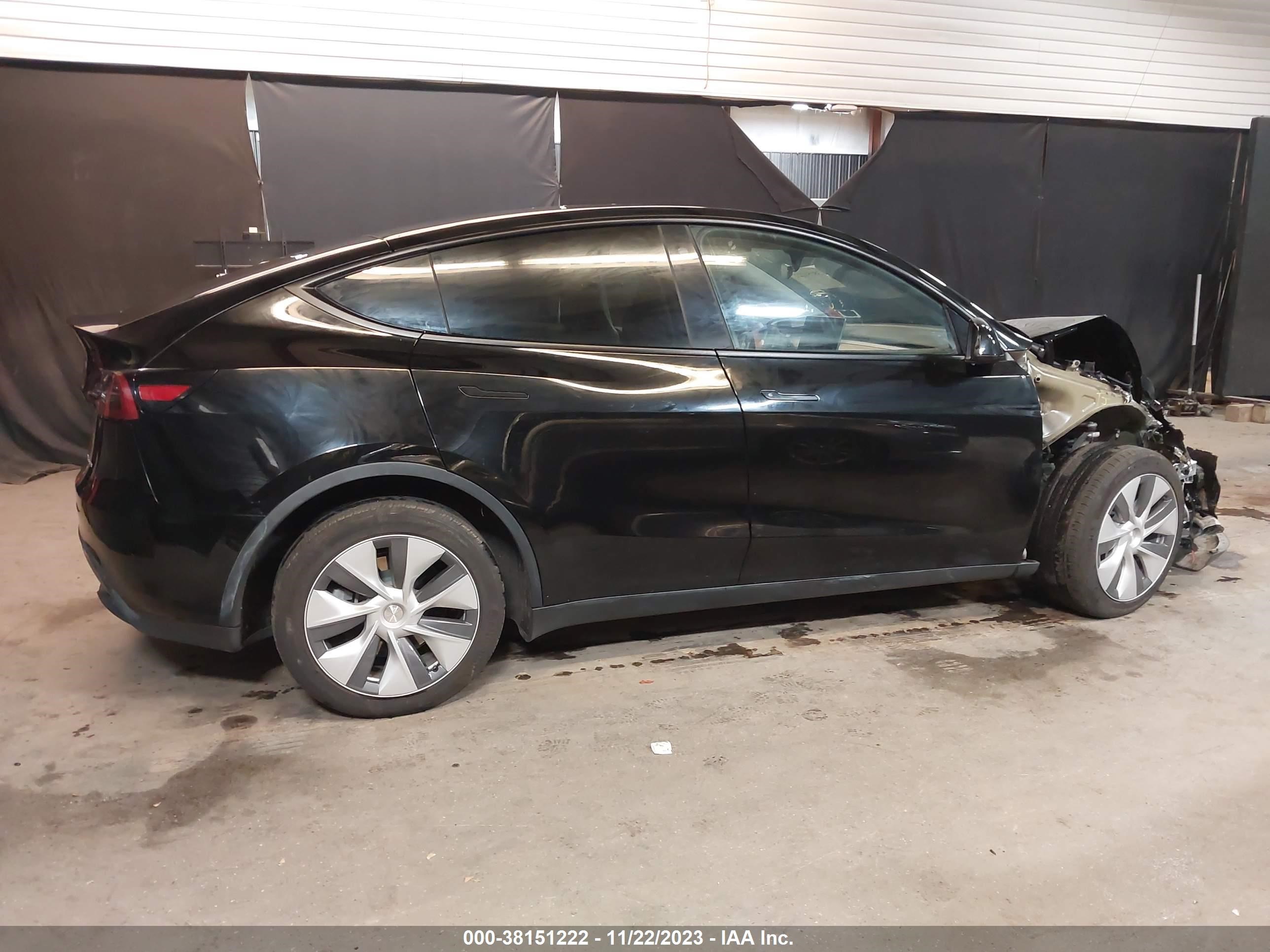 Photo 12 VIN: 7SAYGDEE4PA114864 - TESLA MODEL Y 