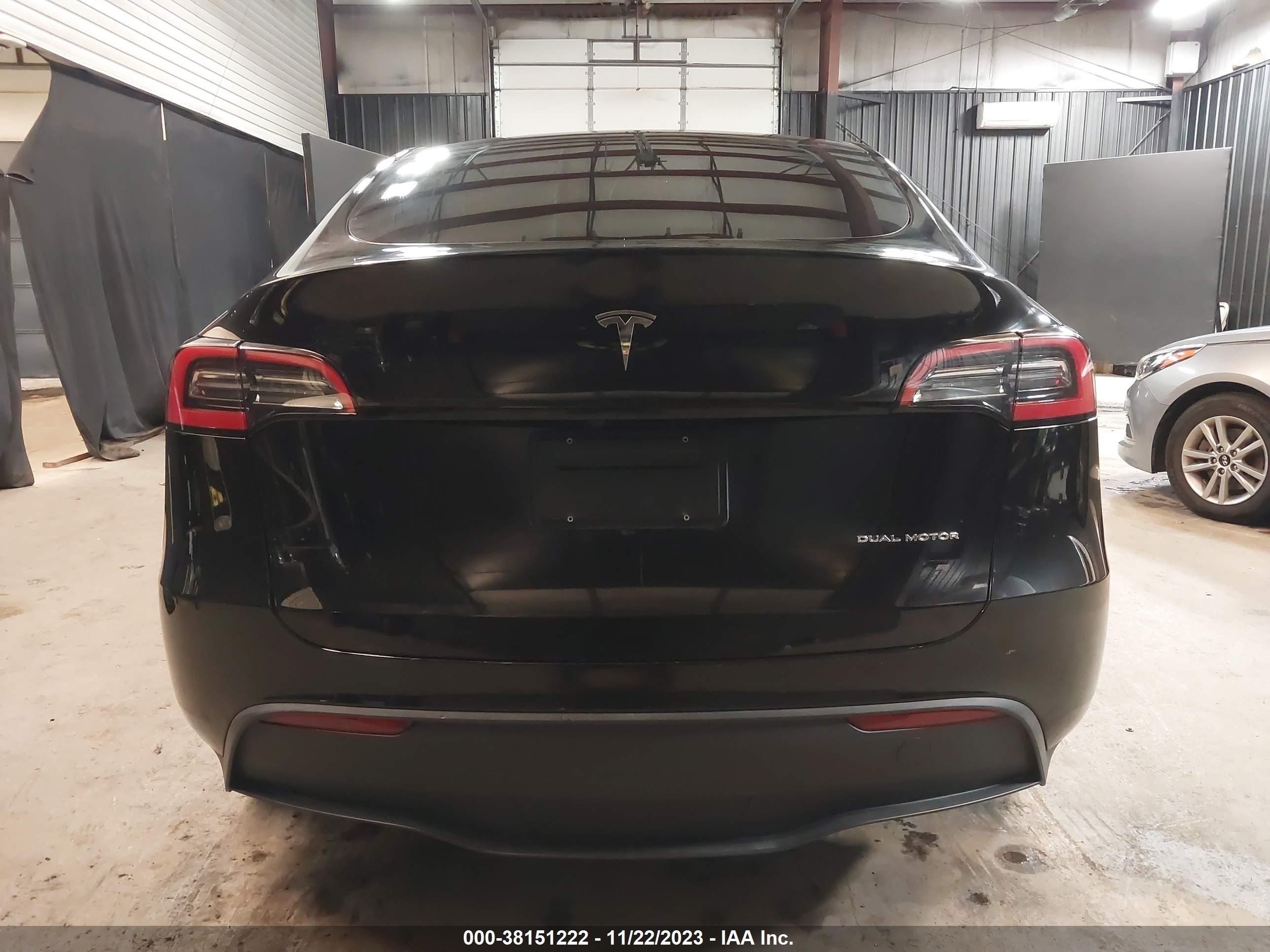 Photo 15 VIN: 7SAYGDEE4PA114864 - TESLA MODEL Y 