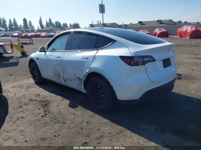 Photo 2 VIN: 7SAYGDEE4PA136010 - TESLA MODEL Y 