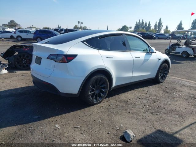 Photo 3 VIN: 7SAYGDEE4PA136010 - TESLA MODEL Y 