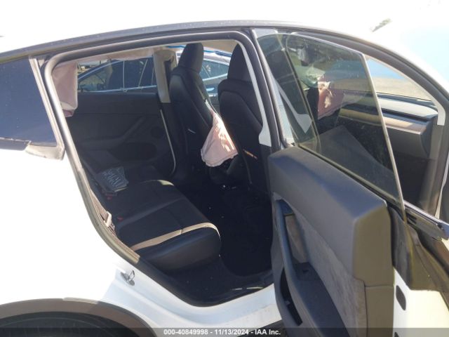 Photo 7 VIN: 7SAYGDEE4PA136010 - TESLA MODEL Y 