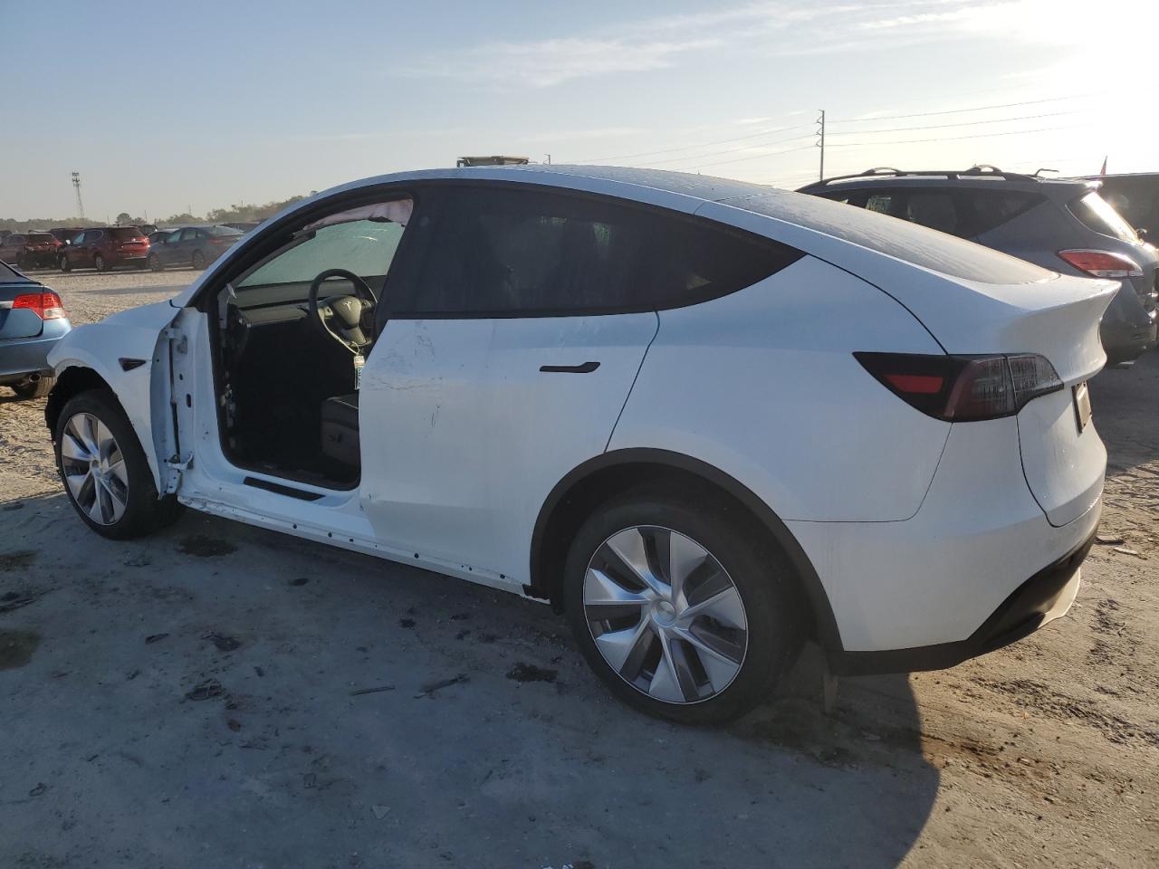 Photo 1 VIN: 7SAYGDEE4PA148836 - TESLA MODEL Y 